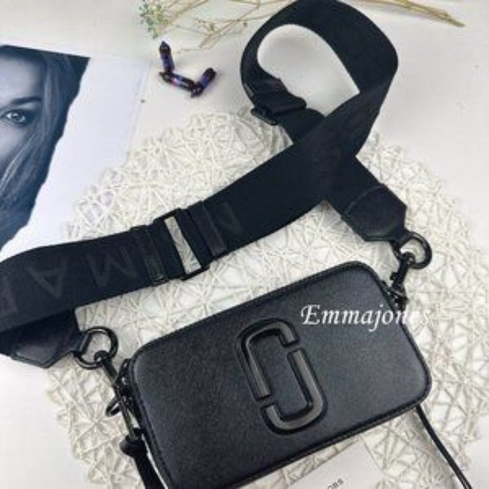 NWOT MARC JACOBS the snapshot shoulder bag - Picture 2 of 4